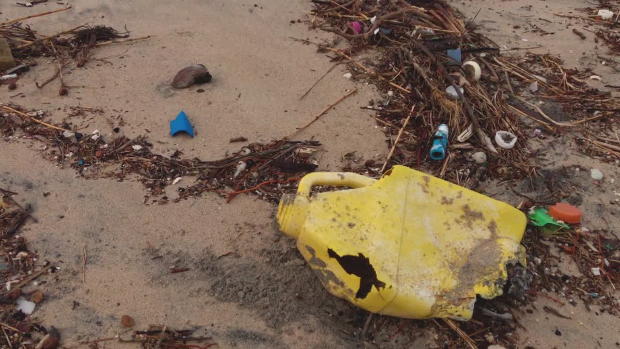 Garbage on a very polluted Caribbean beach