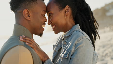 frente, playa y pareja negra con amor