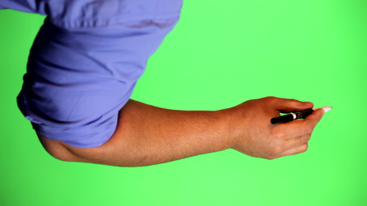 녹색 화면 앞의 팔을 키로 지정하고 마음대로 사용할 수 있습니다.