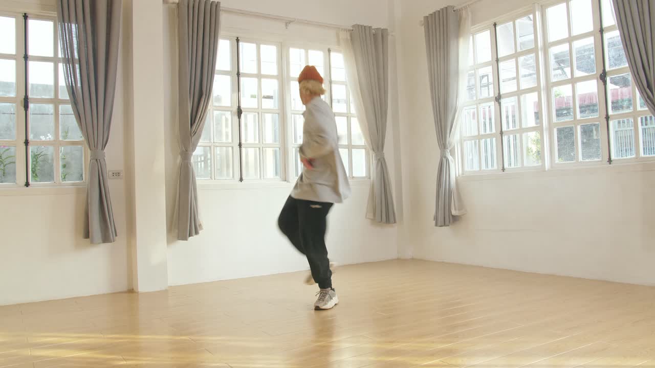 Asian Male Breakdancer Training, Video In 4K 50Fps