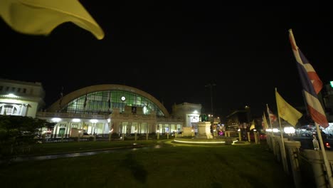 A-4K-time-lapse-taken-outside-Hualamphong-Train-Station,-Bangkok,-Thailand-before-dawn