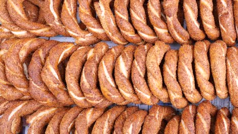simit de bagel turco en la mesa ,