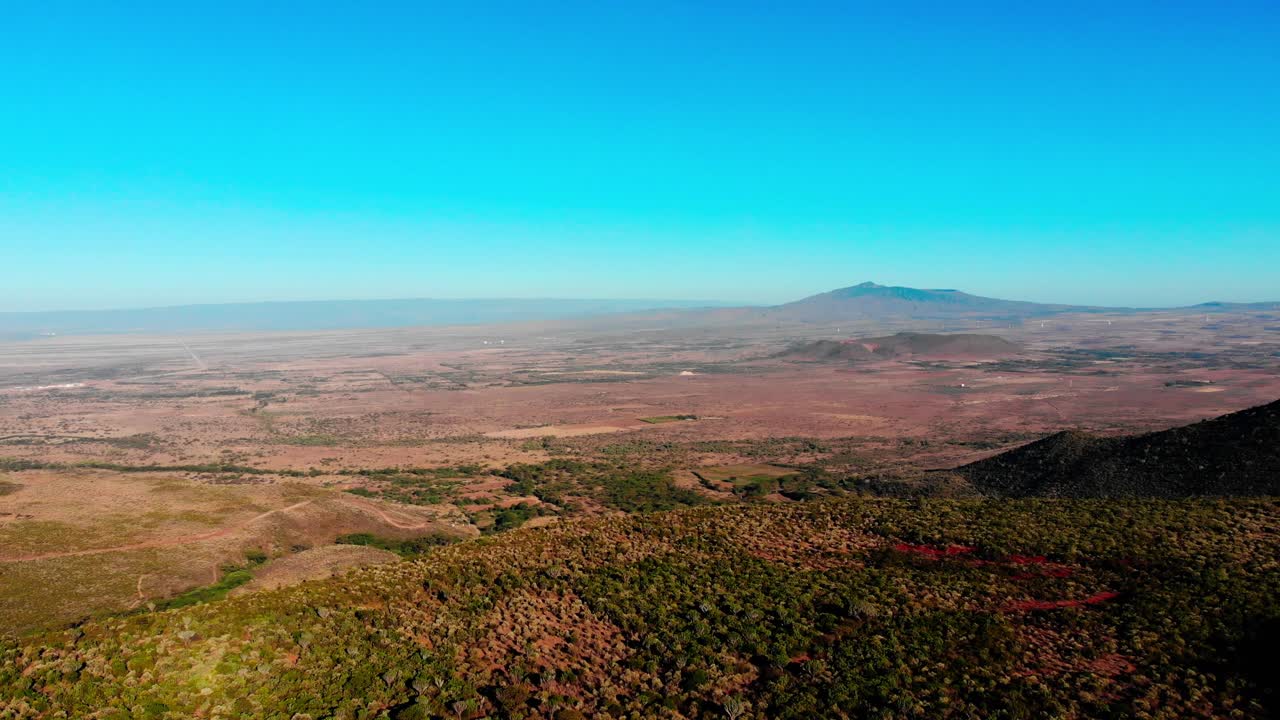 Smooth 180-degree pan over Great Plateau in Africa