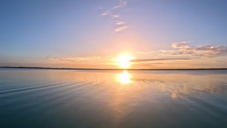 Impresionante-Amanecer-De-México-En-El-Horizonte---Timelapse-Pintoresco