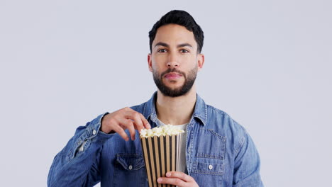 Popcorn,-Männergesicht-Und-Fernsehen