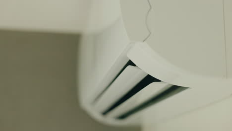 wall mounted air conditioner