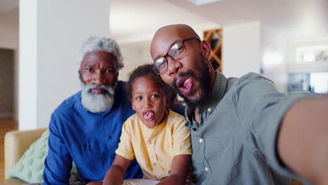 Cara-Graciosa,-Selfie-Loco-Y-Hombres-De-Familia-Africanos