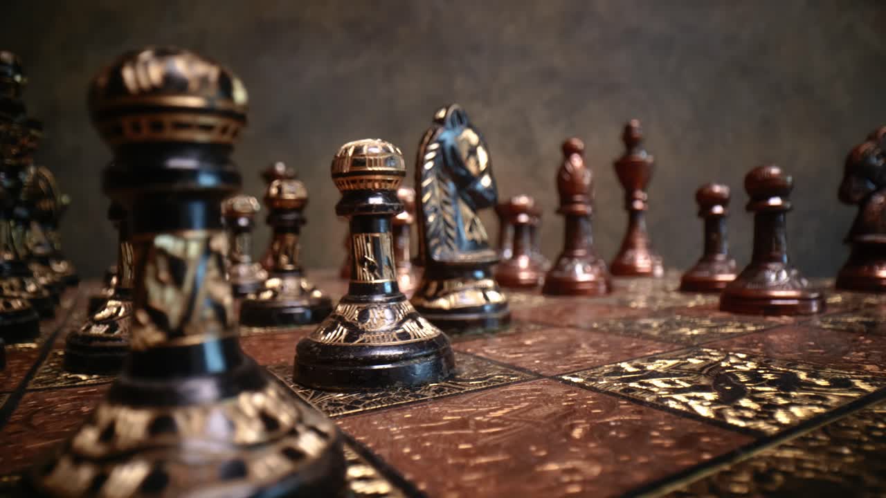 vuelo de la cámara entre el ajedrez vintage. super macro primer plano