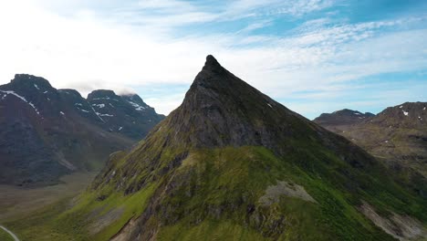 imágenes aéreas de la hermosa naturaleza de noruega.
