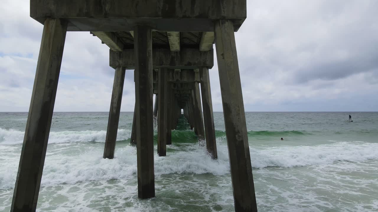 concepto de calma antes de la tormenta - lugar de huracanes en la costa del golfo de florida