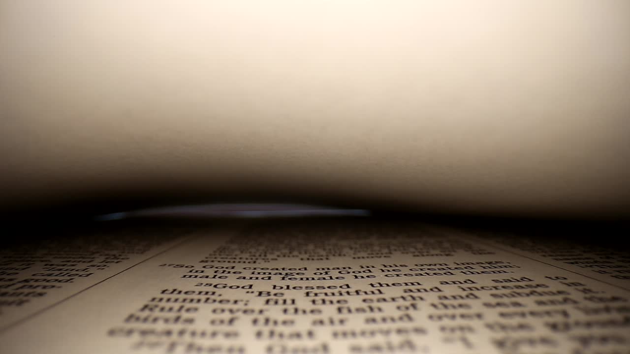 제네시스 - 빠르게 렌즈를 책에 밀어넣음 @first -그런 다음 천천히 글라이딩