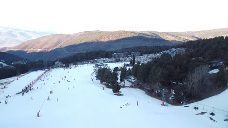 Metraje-Grabado-En-La-Molina,-En-Cataluña-Con-Dji-Mini-2-En-4k