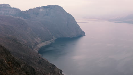 Luftsilhouetten:-Sonnenuntergang-Am-Kamloops-Lake