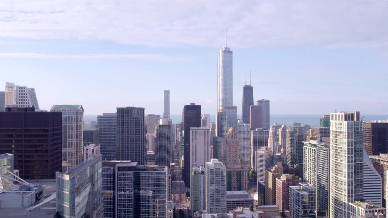 Immerse yourself in the beauty and energy of Chicago's bustling cityscape with drone footage.