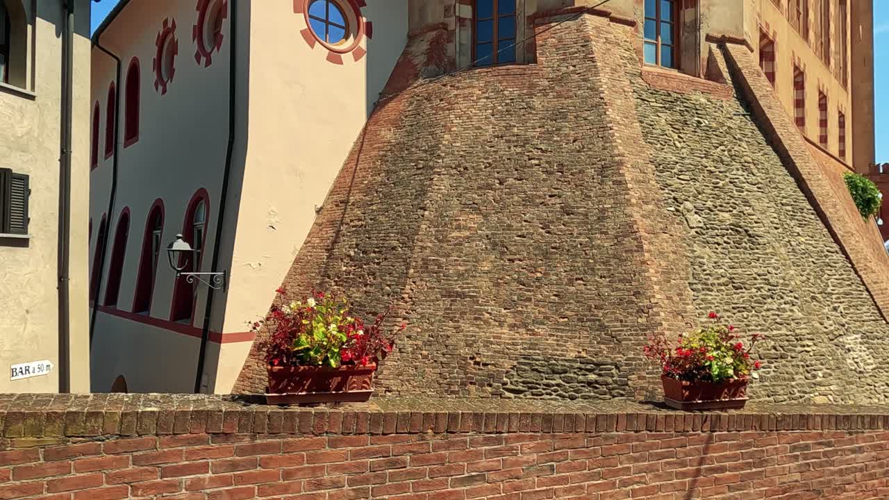 역사적인 성의 경치 좋은 풍경