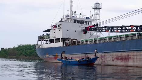 Das-Schiff-Bhaita-Perkasa,-Das-Derzeit-Unter-Indonesischer-Flagge-Fährt