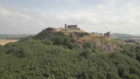 Countryside-Fields-On-Historical-Rock-Of-Dunamase-Ruins-In-Dunamaise,-Ireland