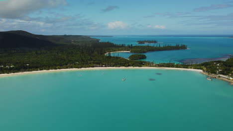 航空撤出建立kuto和kanumera海<unk>,海湾,松树岛的镜头