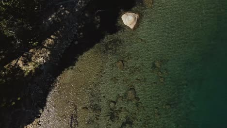 Aerial-view-following-the-Lake-Tahoe-shoreline