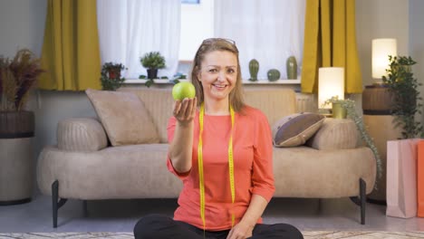 La-Mujer-Que-Hace-Dieta-Toma-Una-Decisión.