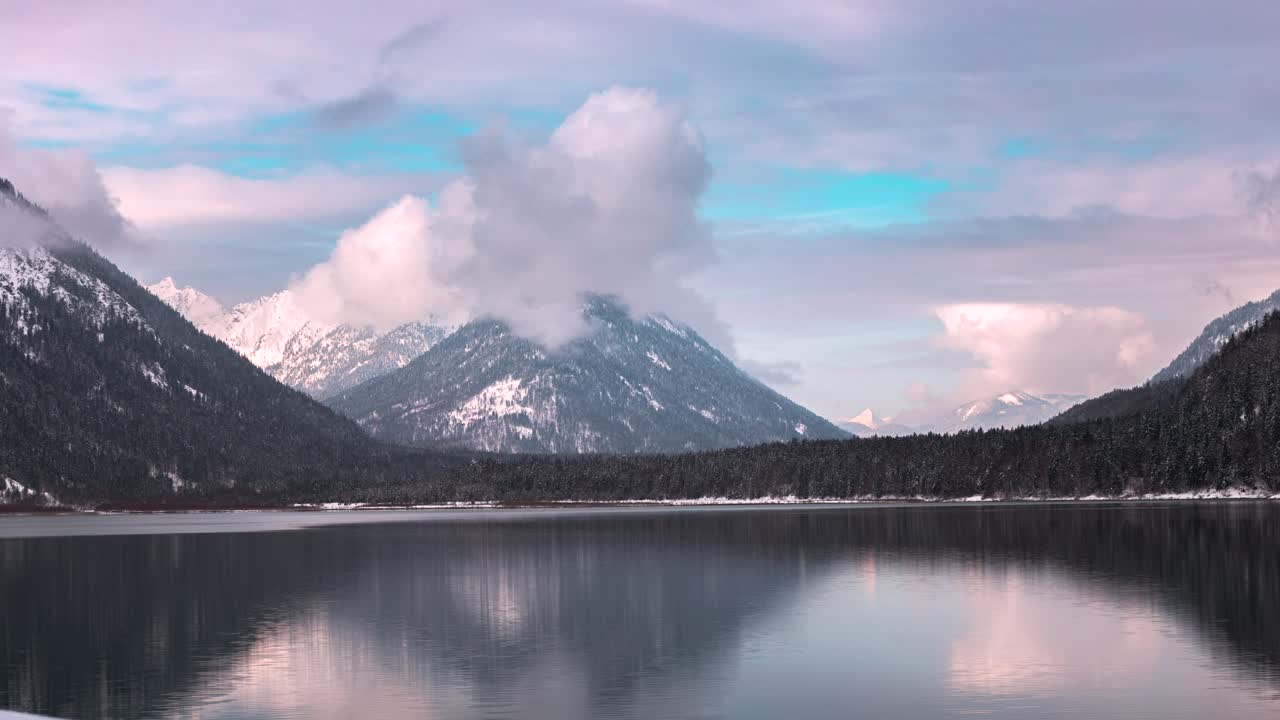 lapso de tiempo del lago sylvenstein, alpes bávaros, baviera, alemania