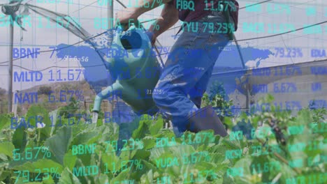 animación del procesamiento de datos financieros sobre el hombre caucásico que trabaja en el jardín.