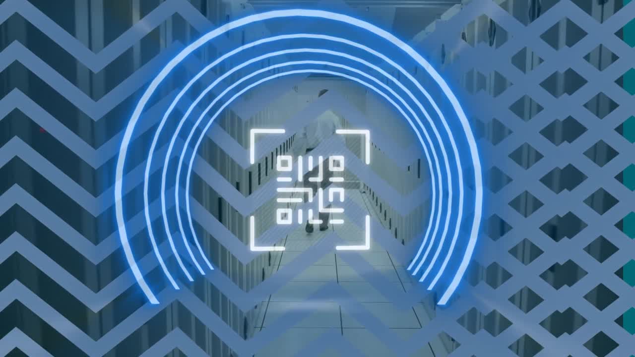 анимация неонового qr-кода и шевронового узора над серверами и спиной человека