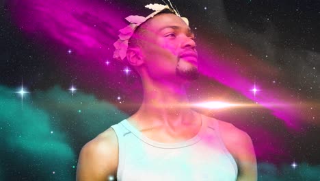 hombre con tiara contra el espacio en el fondo