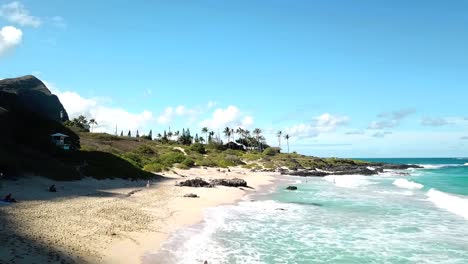 hawaii - volando a lo largo de la playa de makapuu
