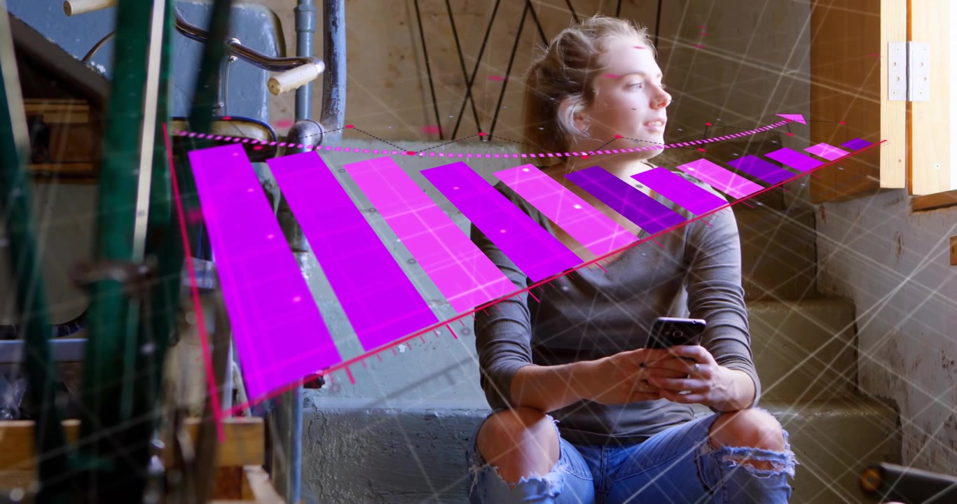 Donna seduta che tocca il telefono in studio, con una sovrapposizione AR a lamelle magenta che si espande, coprendo parzialmente il viso