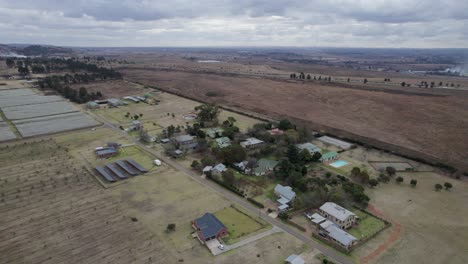 Comunidad-De-Tierras-De-Cultivo-Rurales---Foque-Aéreo-Hacia-Abajo