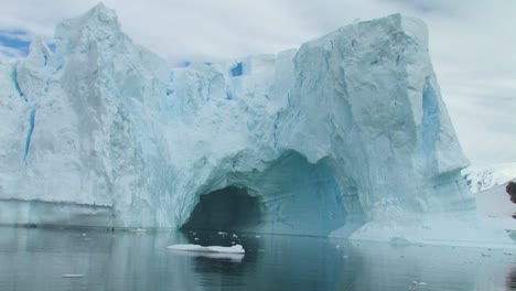 icebergs in the southern ocean