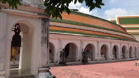 phra pathom chedi buddha