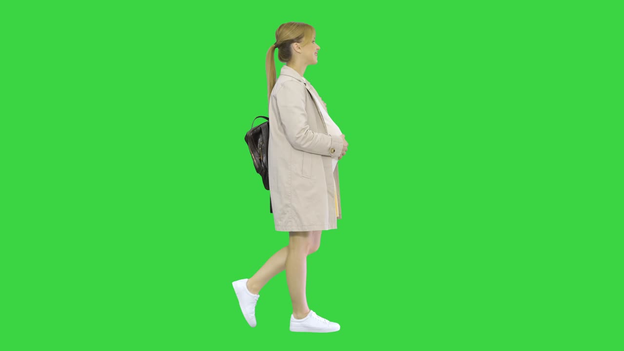 Green screen walking Videos - HD and 4K to download | Magnific