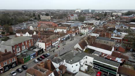 einkaufsstraße in witham, essex, vereinigtes königreich, luftaufnahmen in 4k