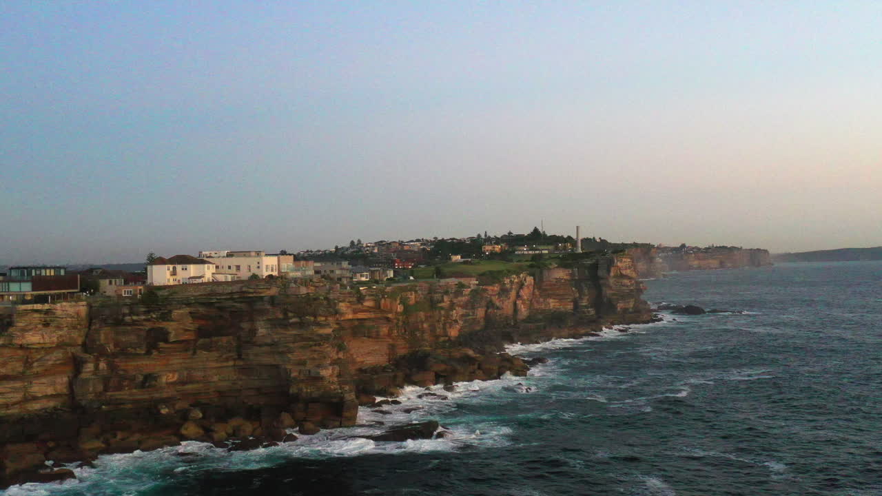 bondi del norte y la costa del acantilado del suburbio oriental, sydney, australia