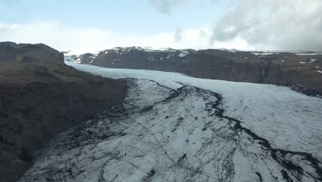 Majestic-Sólheimajökull-glacier-in-arctic-Iceland-landscape,-aerial