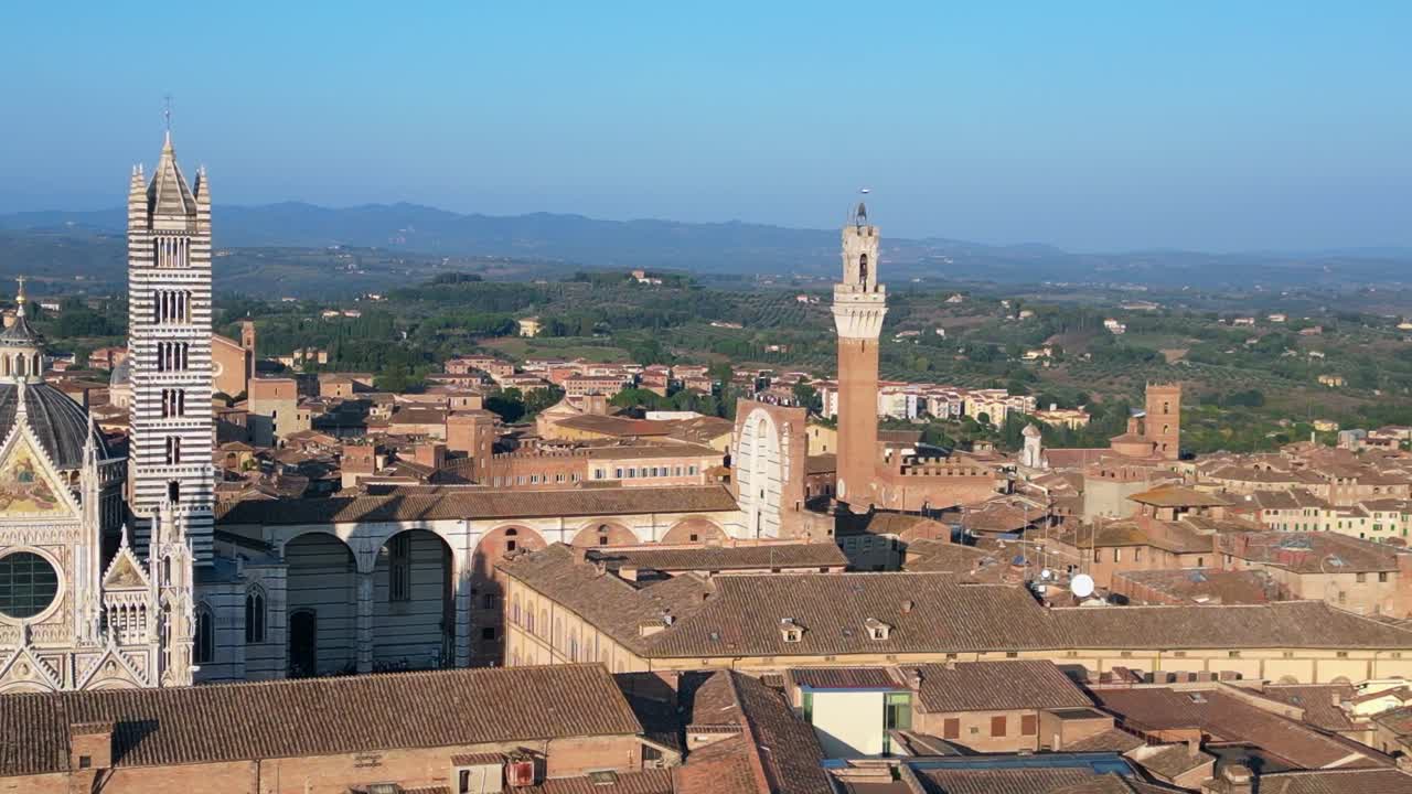 mejor vista aérea desde arriba vuelo ciudad medieval de siena toscana italia