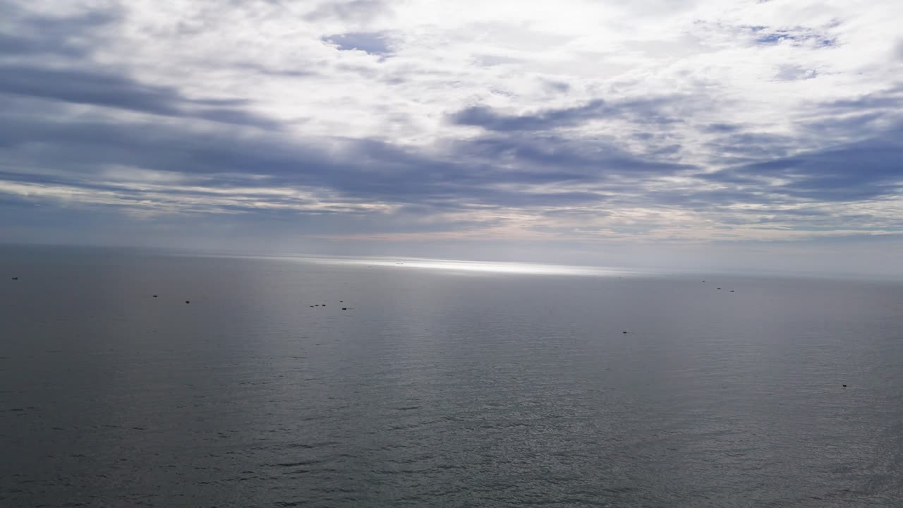 베트남 빈 투안 지방의 판 티에트 시의 바다의 공중 풍경.