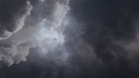 trueno strom en el cielo oscuro 4k