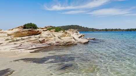 Clean-blue-flag-beaches-of-Halkidiki-Peninsula,-Greece