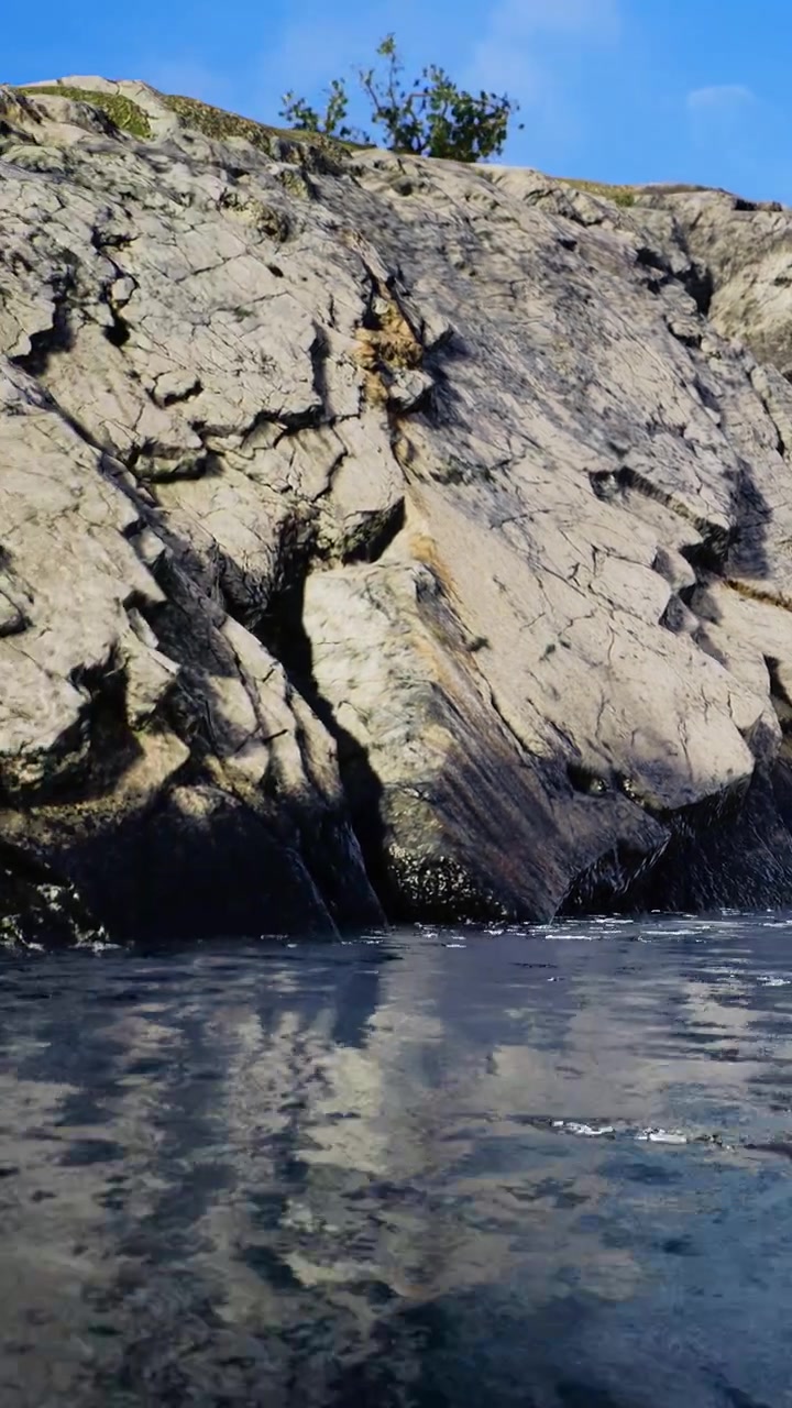 Grande formazione rocciosa che sporge sull'acqua