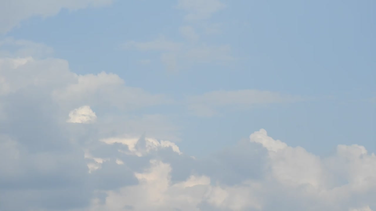 구름 시간 경과의 극적인 장면