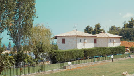 Houses-in-countryside