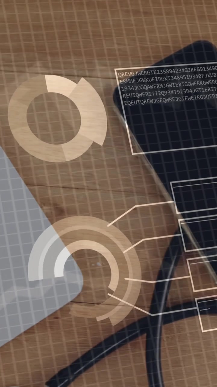 Animatie van financiële gegevensverwerking over een bureau met elektronische apparaten.
