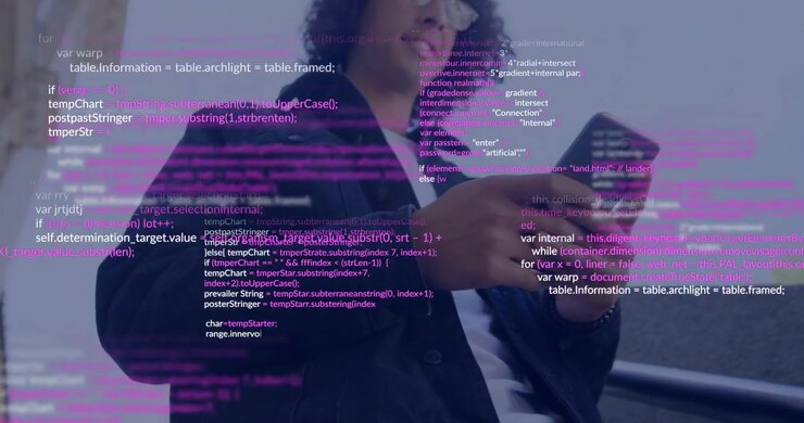 Mand læner sig op ad et stenrækværk, tapper på sin smartphone og viser en magenta kodeoverlejring, der visualiserer tekniske data.