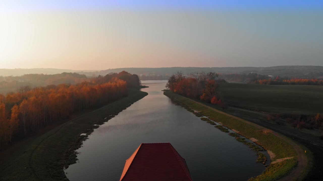 bielkowo에서 수력 발전소의 공중 촬영