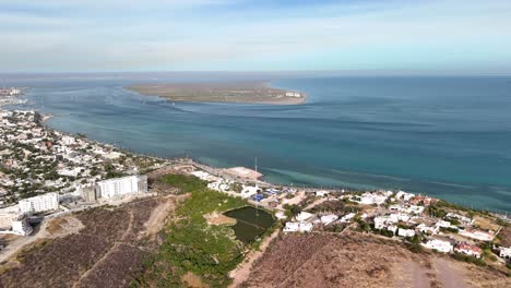 fotografía frontal de la bahía de mogote en baja california sur, méxico