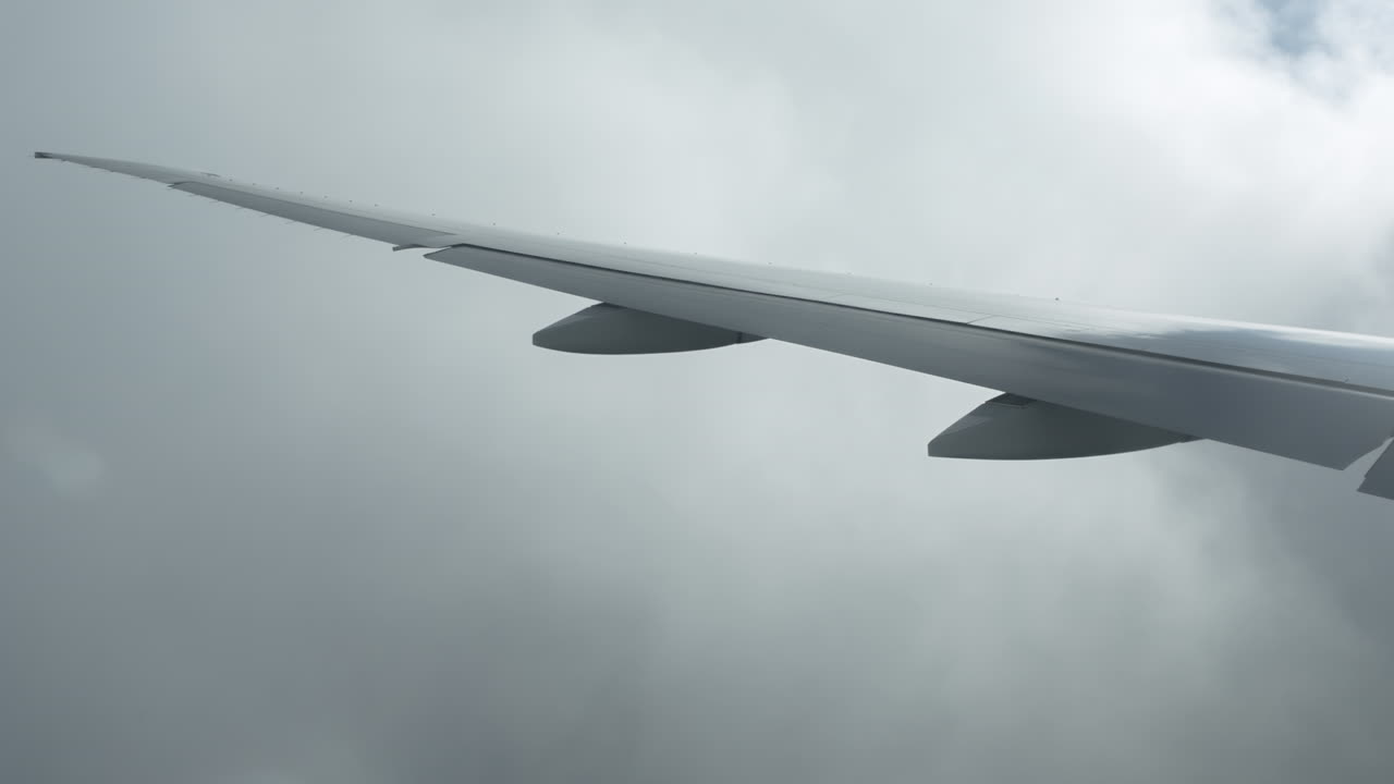 el cielo desde la ventana de un avión