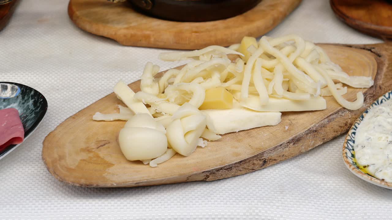 터키 아침 식사 치즈 접시